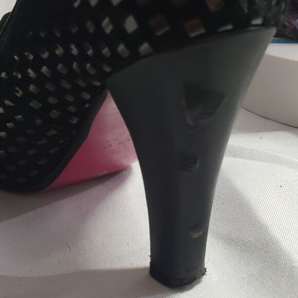 Poetic License of London Black rosette maryjane sz 6.5 Preowned - Picture 8 of 11